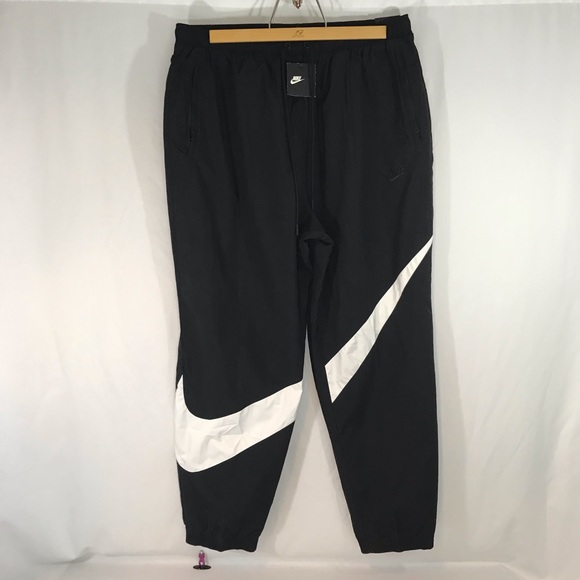 jogging nike big swoosh